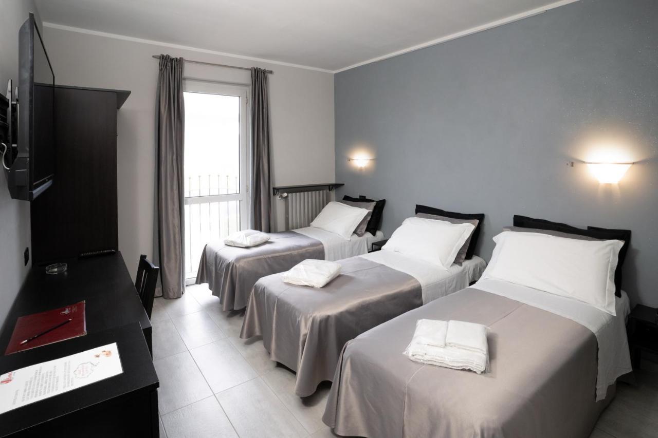 J Hotel Орбассано Екстер'єр фото