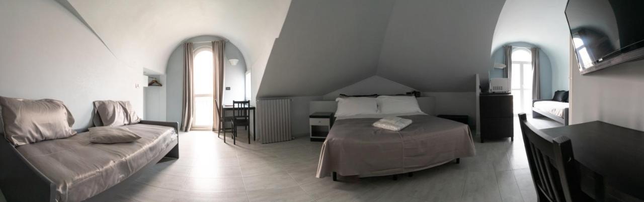 J Hotel Орбассано Екстер'єр фото